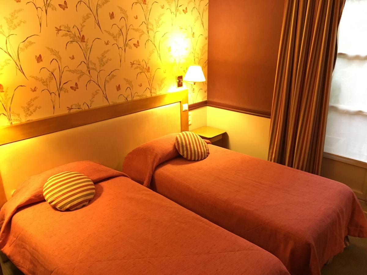 Hotel D'Albion ปารีส ภายนอก รูปภาพ