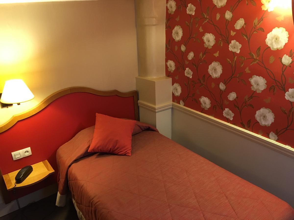 Hotel D'Albion ปารีส ภายนอก รูปภาพ